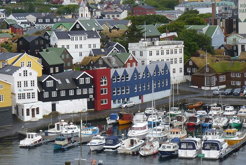 Hafenbecken vor Altstadt von Torshavn