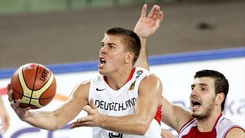 Steffen Hamann (links) wechselt nach München - der Wechsel von der Spree an die Isar ist perfekt. Steffen Hamann (links) wechselt nach München - der Wechsel von der Spree an die Isar ist perfekt.