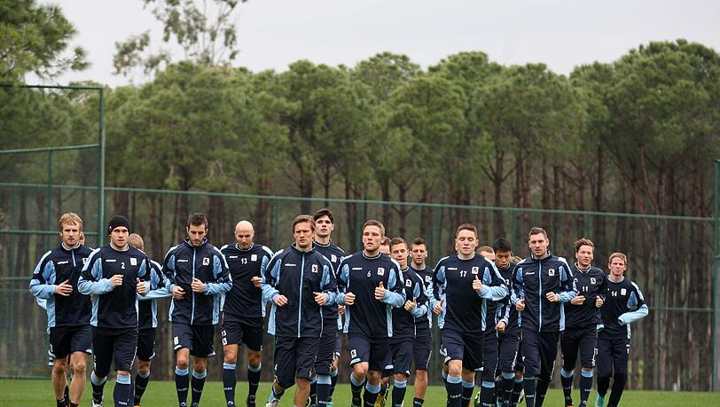 Der TSV 1860 ist in Belek, Türkei, zum Trainingslager zu Gast. Der TSV 1860 ist in Belek, Türkei, zum Trainingslager zu Gast.