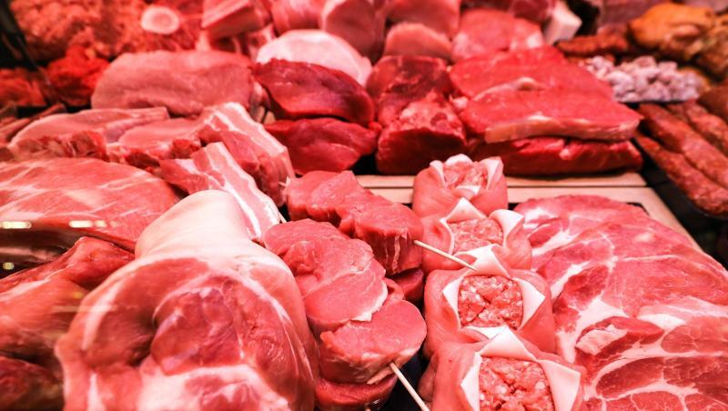 Eine "Tierwohlabgabe" könnte etwa bedeuten, dass 40 Cent pro Kilogramm Fleisch und Wurst erhoben werden.