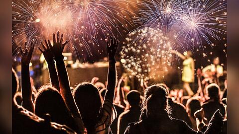 Der Umwelt zuliebe sollte man zu Silvester auf alle Arten von Böllern verzichten.