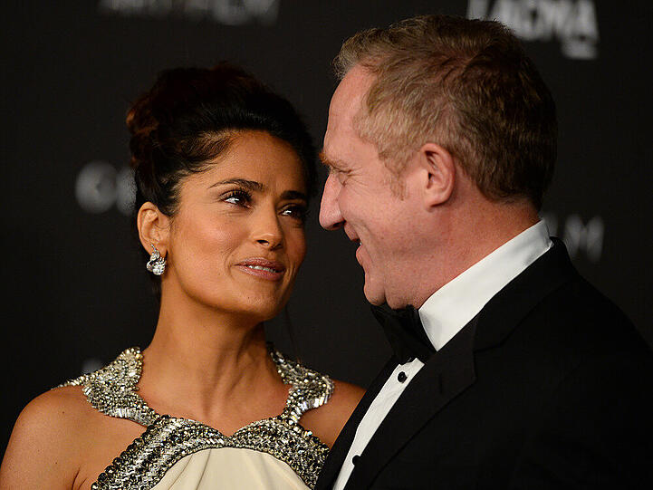 Dieser Blick spricht Bände: Salma Hayek gibt ihren Mann bestimmt nicht wieder her
