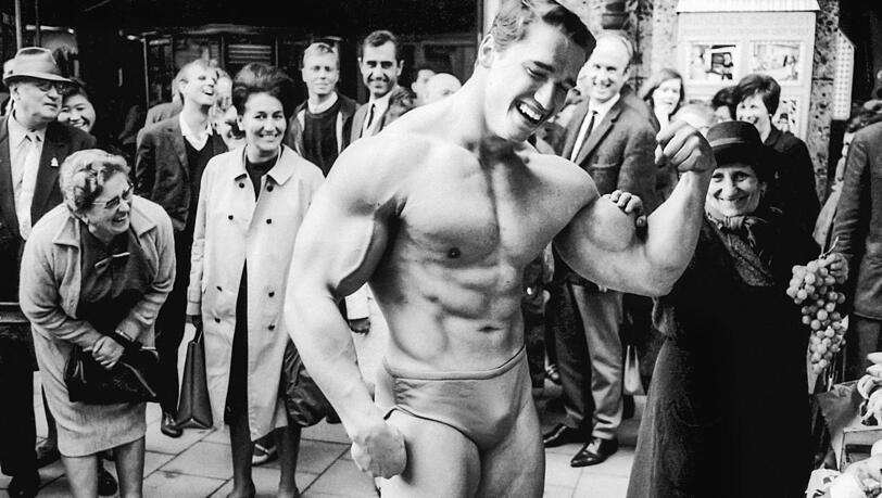 Posing in der M&uuml;nchner Innenstadt: Schwarzenegger war schon 1967 ein echter Showman.