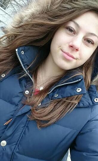 Laura Z. ist 19 Jahre alt und kommt aus Freising