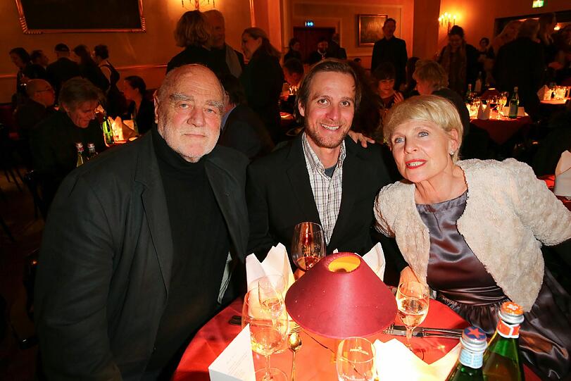 Achim Bergmann (Trikont), Fredrik Mayet (Volkstheater) und Eva Mair Holmes (Trikont).