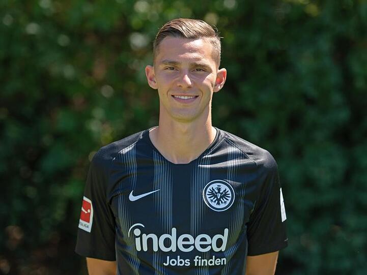 Spieler Branimir Hrgota im Frankfurt-Trikot. Foto: Thorsten Wagner/Archiv