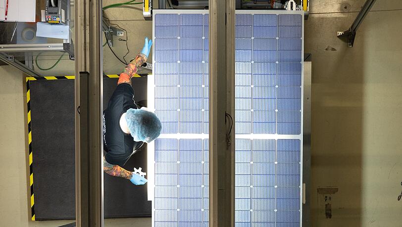 Laut Insolvenzverwalter Flöther gibt es für den Solarmodulhersteller eine Reihe von Interessenten. (Archivbild)