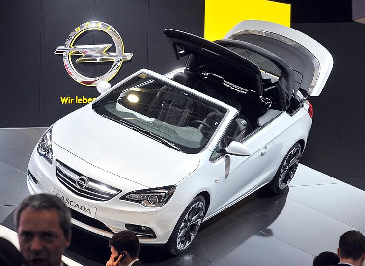 Auf dem 83. Autosalon Genf wird am 05.03.2013 beim ersten Pressetag der Opel Cascada präsentiert.