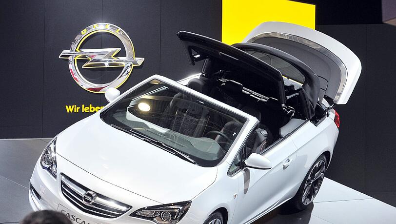 Auf dem 83. Autosalon Genf wird am 05.03.2013 beim ersten Pressetag der Opel Cascada präsentiert. Auf dem 83. Autosalon Genf wird am 05.03.2013 beim ersten Pressetag der Opel Cascada präsentiert.