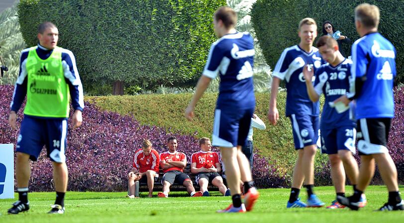 Die Bilder vom Besuch der Bayern auf dem Schalke-Trainingsgelände.
