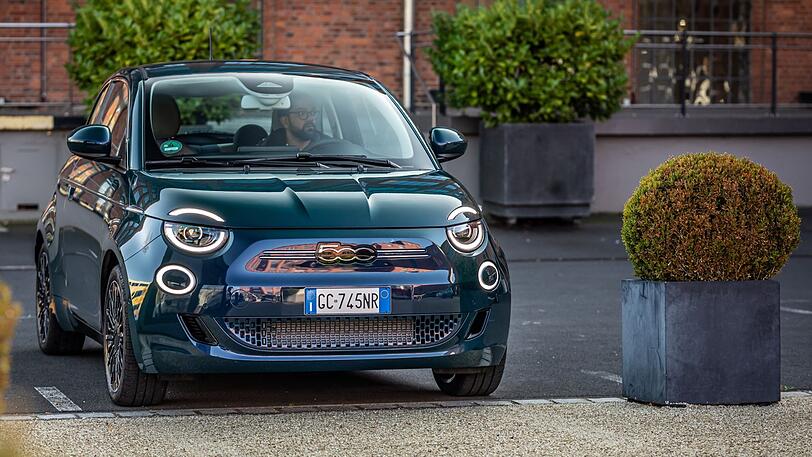Wendig, schnell und klein: Der elektrifizierte Fiat 500 ist das ideale Auto für die moderne Großstadt.