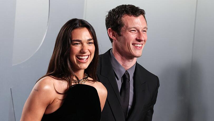 Dua Lipa und Callum Turner genie&szlig;en ihre erste Zeit als Ehepaar.