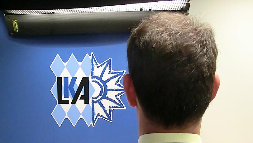 Cyber Cop beim LKA: Hans Neumann (Name geändert) will anonym bleiben. Cyber Cop beim LKA: Hans Neumann (Name geändert) will anonym bleiben.