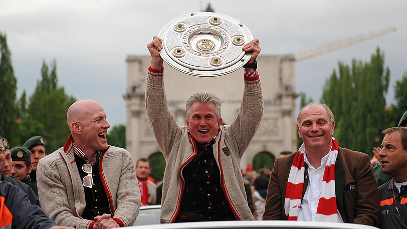 Matthias Sammer (l.) holte mit Jupp Heynckes (M.) 2013 das historische Triple.