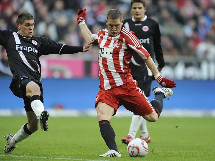 Kann im DFB-POkal-Spiel auflaufen: Bastian Schweinsteiger (r.)