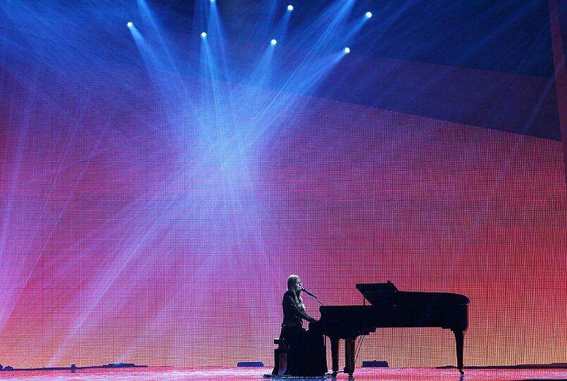 Mit ihrem mystischen Popsong &bdquo;Euphoria&ldquo;gewann die Sängerin Loreen im Finale in Baku. Roman Lob belegte am Ende einen guten achten Platz. Aber auch die Auftritte der anderen Nationen waren wie immer sehenswert. Die besten Bilder vom ESC-Finale aus Baku!