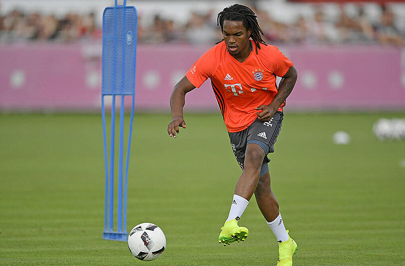 Renato Sanches ist zurück im Bayern-Training. Nach seiner Verletzung trainierte der Portugiese erstmals mit dem Ball.