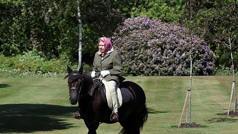 Königin Elizabeth II. beim Ausritt im Windsor Home Park im Mai 2020.