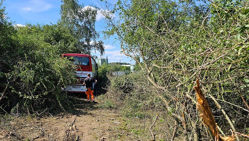 Sieben Verletzte nach Unfall eines Reisebusses auf der A72.
