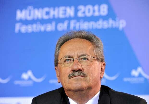 Oberbürgermeister Christian Ude (SPD) will kommende Woche in
Südafrika bis kurz vor der Entscheidung des IOC über die Winterspiele
2018 für Bayern werben.