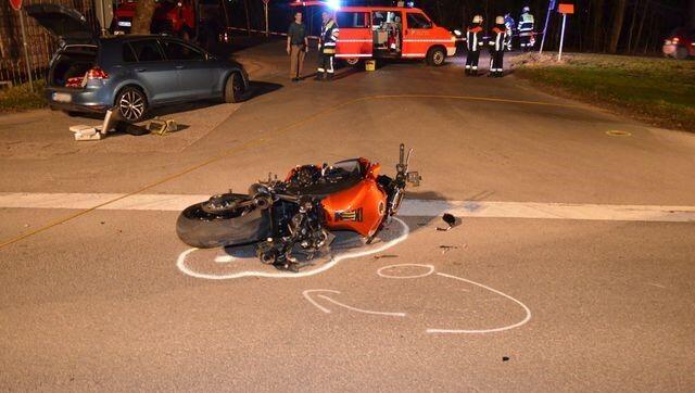 In Pullach ist ein Motorradfahrer nach einem Unfall ums Leben gekommen. Die Bilder. In Pullach ist ein Motorradfahrer nach einem Unfall ums Leben gekommen. Die Bilder.