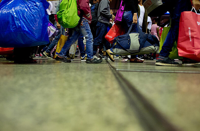 Bereits in den frühen Morgenstunden haben die ersten Flüchtlinge den Hauptbahnhof erreicht