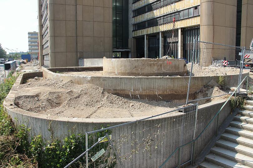 Die Baustelle am Vogelweideplatz, zwischen Riederstraße, Truderinger Straße und A94 (Töginger Straße). Hier werden bis zum Frühjahr 2016 alle Bürogebäude abgerissen.