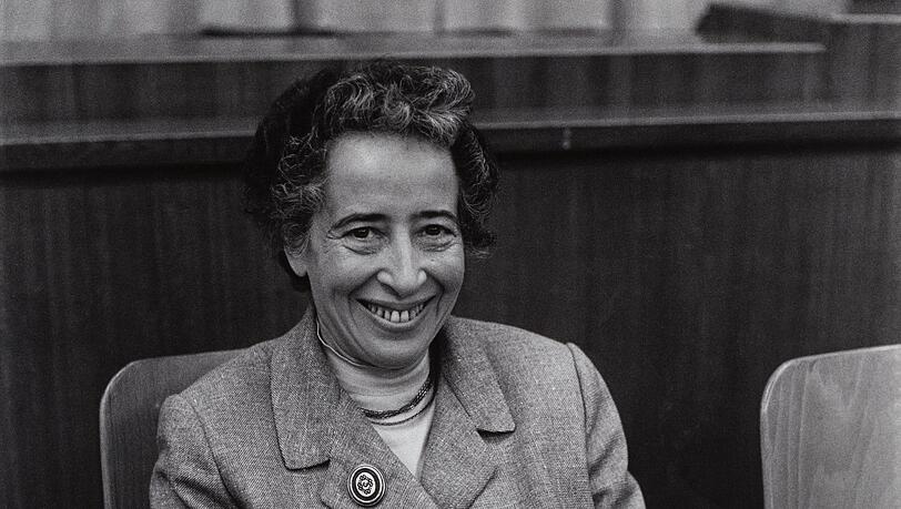 Hannah Arendt ist geknackt, zumindest hat Barbara Niggl ihr Vertrauen gewonnen. 1958, beim Kulturkritikerkongress in München.
