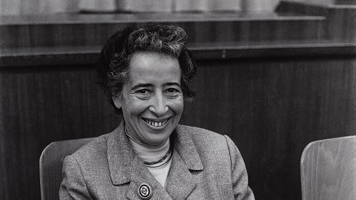 Hannah Arendt ist geknackt, zumindest hat Barbara Niggl ihr Vertrauen gewonnen. 1958, beim Kulturkritikerkongress in München.