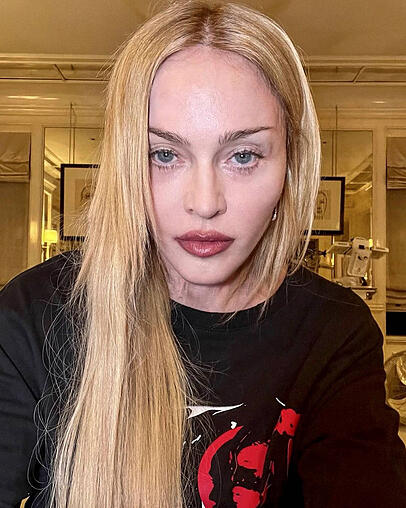Madonna soll sich auch nach ihrem Zusammenbruch noch zu viel zumuten. Madonna soll sich auch nach ihrem Zusammenbruch noch zu viel zumuten.