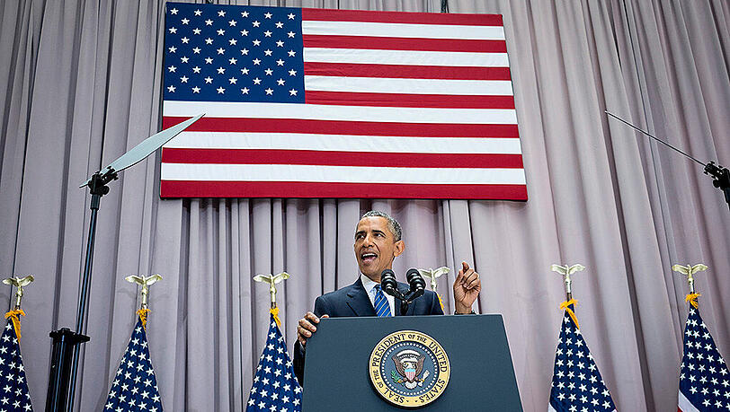 "Viele derselben Leute, die für den Krieg im Irak argumentierten, argumentieren nun gegen das iranische Atomabkommen", so Obama in seiner Grundsatzrede in Washington. "Viele derselben Leute, die für den Krieg im Irak argumentierten, argumentieren nun gegen das iranische Atomabkommen", so Obama in seiner Grundsatzrede in Washington.