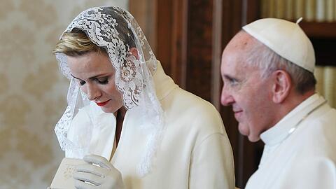 Papst Franziskus hat Fürst Albert II. und Charlene von Monaco zu einer Privataudienz in den Vatikan eingeladen.
