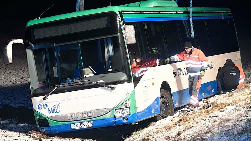 Sechs Stunden dauerte die schwierige Bergung an.