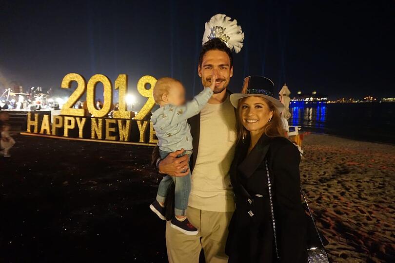 Die Familie Hummels feiert in Dubai ins neue Jahr hinein.