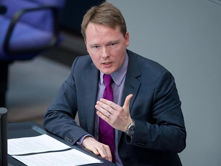 Passauer SPD-Abgeordnete Christian Flisek spricht im Reichstag in Berlin. Foto: Maurizio Gambarini/Archiv