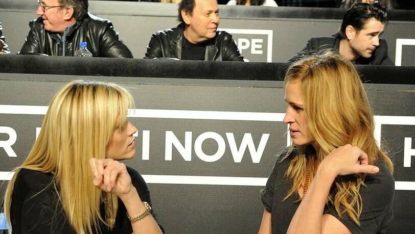 Julia Roberts (r.) übernimmt die Hauptrolle in einer neuen Apple-Serie, Reese Witherspoon (l.) ist ihre Produzentin. Julia Roberts (r.) übernimmt die Hauptrolle in einer neuen Apple-Serie, Reese Witherspoon (l.) ist ihre Produzentin.