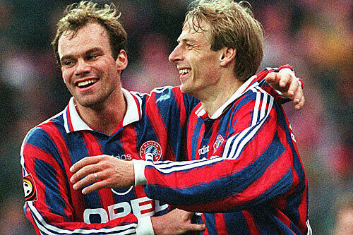 Christian Nerlinger (l) und Jürgen Klinsmann 1997 gemeinsam im Bayern-Trikot