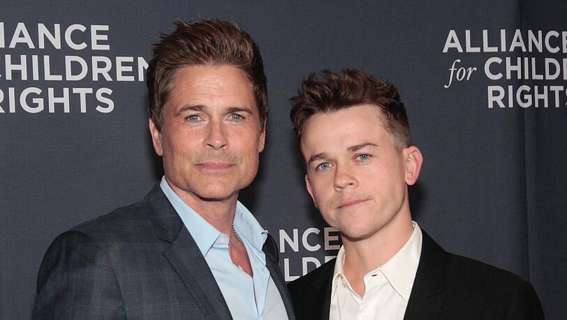 Rob Lowe (l.) und sein Sohn John Owen Lowe (r.) machen gemeinsame Sache.