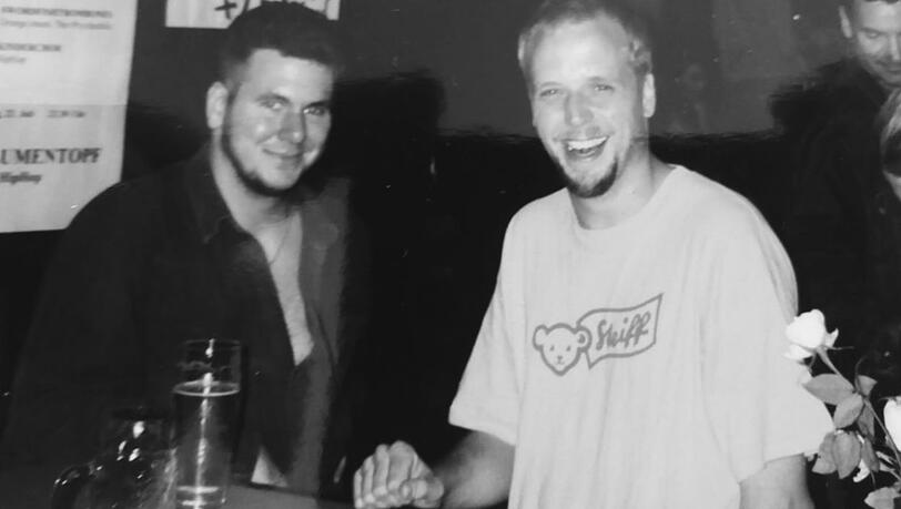 1994: Moses Wolff (links) mit Smudo von den Fantastischen Vier im Feierwerk. 1994: Moses Wolff (links) mit Smudo von den Fantastischen Vier im Feierwerk.