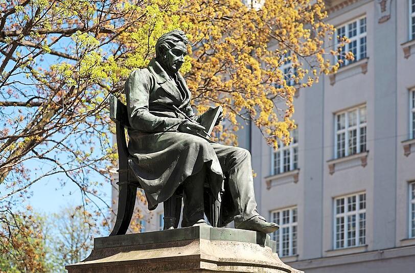 Franz Xaver Gabelsberger: Mit seiner Gabelsberger-Kurzschrift hat er die Grundlage f&uuml;r die heute noch gebr&auml;uchliche Kurzschrift erschaffen.