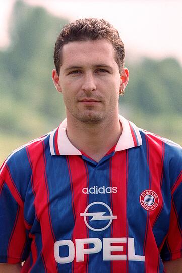 Sein Name ist untrennbar mit dem FC Bayern verbunden. Stefan Beckenbauer, Sohn von Fußballlegende Franz, begann seine Karriere bei den Bayern (1986-88), wo er sich allerdings nicht durchsetzten konnte...