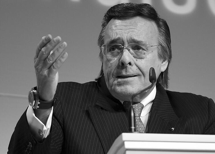 Der Präsident des Bundesverbands mittelständische Wirtschaft (BVMW), Mario Ohoven, ist am 31. Oktober bei einem Verkehrsunfall ums Leben gekommen. Er wurde 74 Jahre alt.
