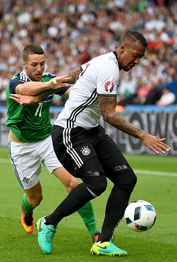 Jerome Boateng Note 3: Bisschen lässig manchmal im Abwehrverhalten, der Boss. Gab in vielen 
Situationen bei Absprachen auf dem Platz den Ton an. Seine langen  
Chip-Bälle verpufften. Nach 76 Minuten raus. Zur Schonung?