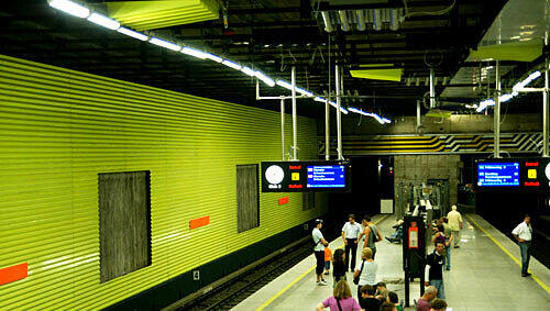 Der neue U-Bahnhof Münchner Freiheit. Der neue U-Bahnhof Münchner Freiheit.