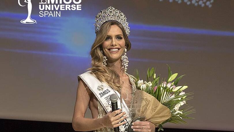 Angela Ponce wird zur "Miss Universe Spain" gekürt. Angela Ponce wird zur "Miss Universe Spain" gekürt.