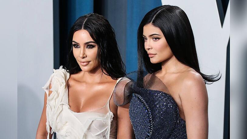 Kim Kardashian (l.) und Kylie Jenner unterstützten die Kritik an Instagram. Kim Kardashian (l.) und Kylie Jenner unterstützten die Kritik an Instagram.