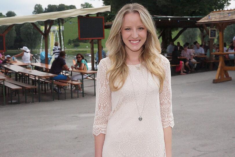 Abiturientin Jessica Dauer hat es in die Top 30 geschafft: Die Bilder vom Shooting im Olympiapark.