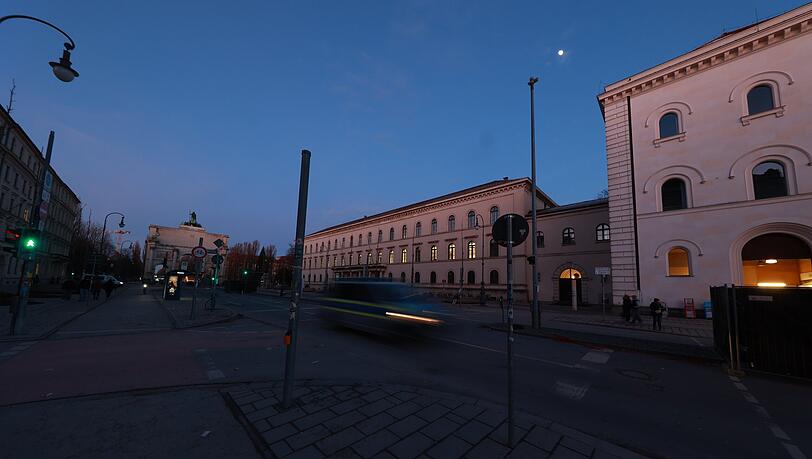 Die Straßen in der Münchner Innenstadt sind nach der Demo gegen rechts wieder leer.