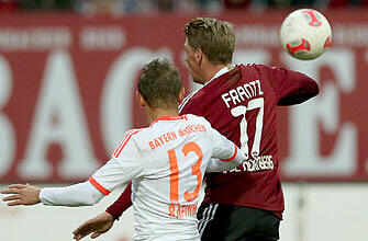 RAFINHA: Note 4. Ersetzte den geschonten Lahm auf rechts und tauchte plötzlich in Mittelstürmerposition auf &ndash; und scheiterte an Club-Keeper Schäfer (35.). Defensiv hinten rechts mit Mühe. Musste raus, Lahm kam &ndash; das war wohl nicht so geplant.