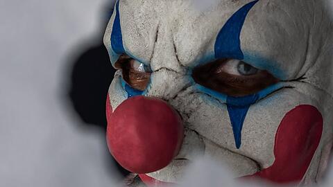 Pennywise aus dem Film "Es" ist ein beliebter Look für Halloween